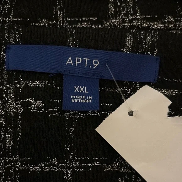 Women's Black and Silver Blazer! - Picture 2 of 4